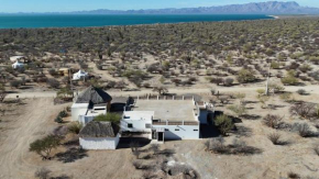 Casa Xaasj Refugio Desértico con acceso a una Playa solitaria en Bahía de kino